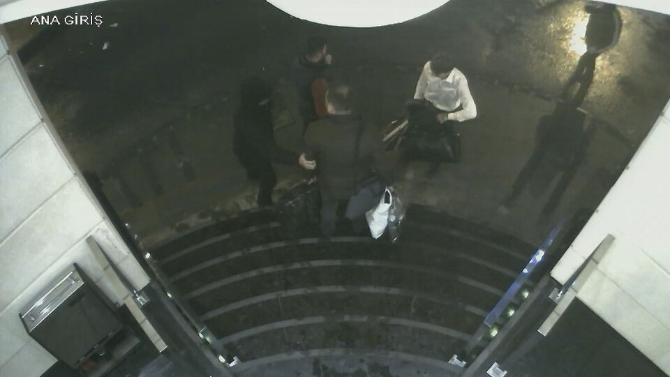 Polisten polise operasyon! 3 kat aşağıya indiler...