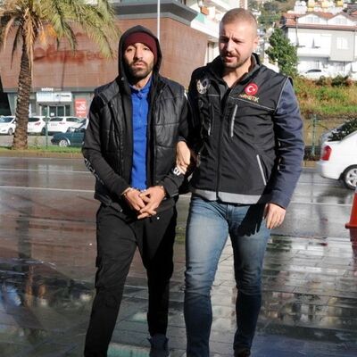 Polis takibe aldı! Hademe uyuşturu taciri çıktı!