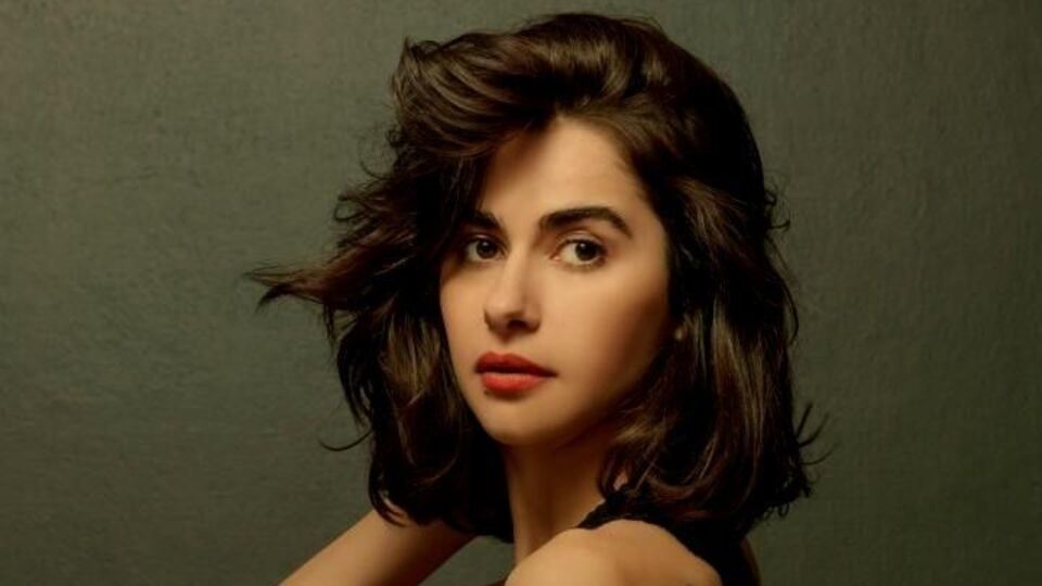 Nesrin Cavadzade kimdir?