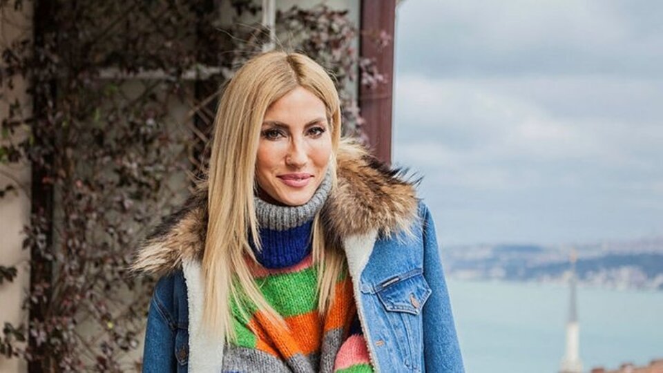 Çağla Şikel kimdir?