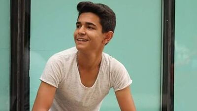 İki grup karşılaştı! Yan baktın kavgasında kalbinden bıçaklandı!