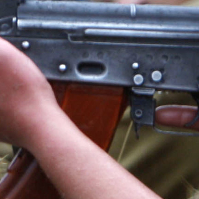 Terör örgütü PKK, Sincar'da Ezidi çocukları silah altına alıyor!