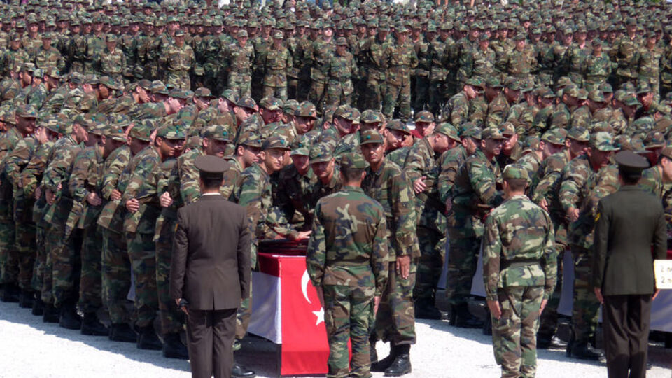 Dövizle askerlik başvuruları başladı