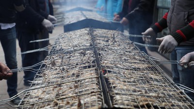 2 saatte 3 ton yediler!