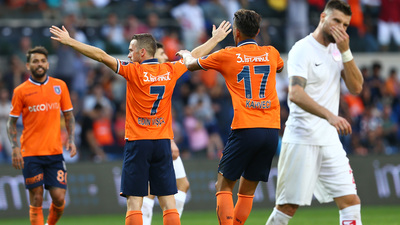 Süper Lig'de ilk devrelere Başakşehir damgası