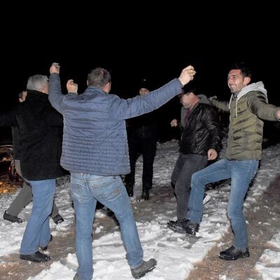 Kar yağışını ‘Kerimoğlu’ ile kutladılar