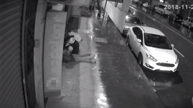 Polis merkezine 200 metre mesafedeki dükkanı soydular