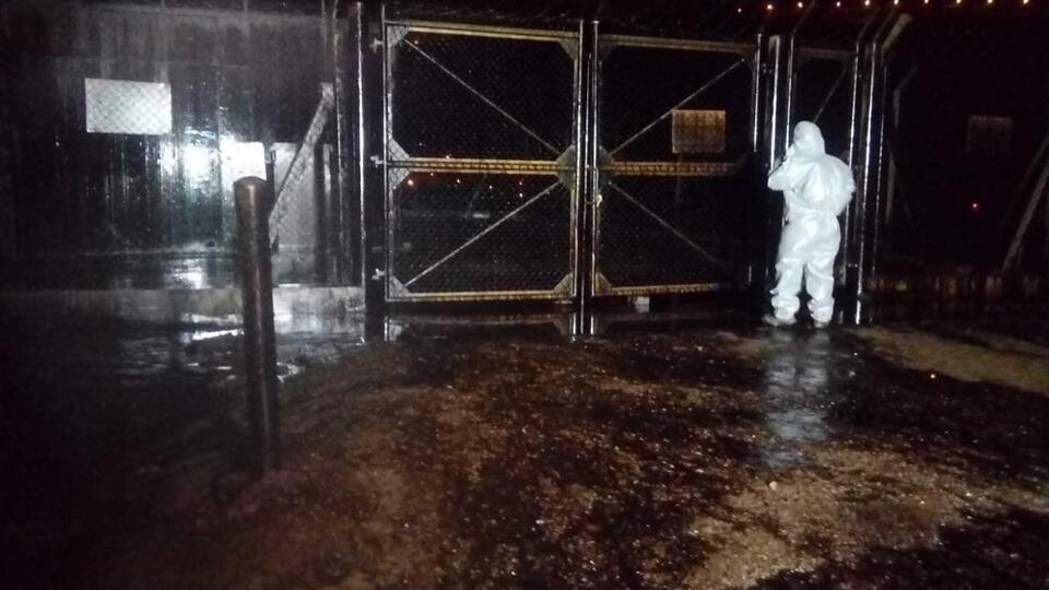 Yıldırım petrol boru hattının üzerine düştü! Mahalle boşaltıldı