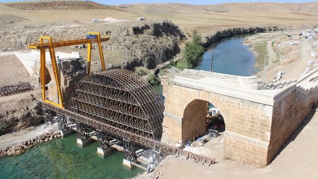1800 yıllık tarihi köprünün restorasyonuna yağış engeli