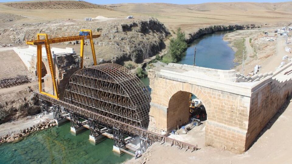 1800 yıllık tarihi köprünün restorasyonuna yağış engeli