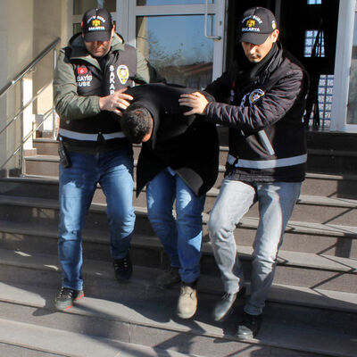 500 bin liralık telefon hırsızlığı! Duvarı delip soydular!