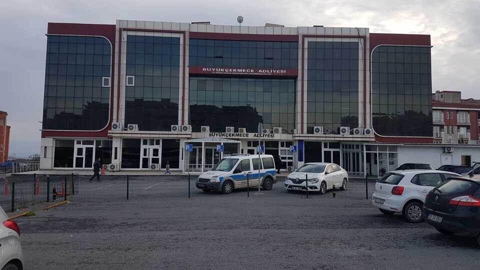 Büyükçekmece Adliyesi bomba ihbarı nedeniyle boşaltıldı