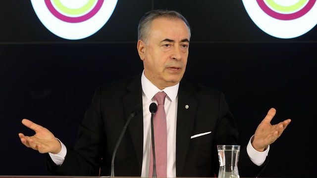 "Meyve veren ağaç taşlanır..."
