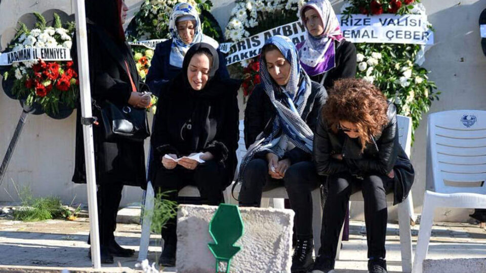 Şehit emniyet müdürünün eşinden ağlatan sözler