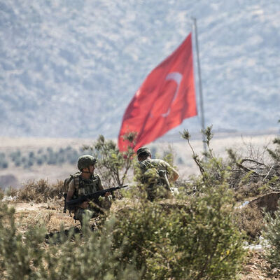 Niye bağıra bağıra geliyoruz?