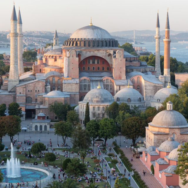 İstanbul Cuma namazı saat kaçta?