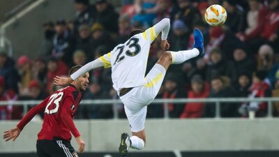 UEFA Avrupa Ligi: Beşiktaş elendi, Fenerbahçe Spartak Trnava'ya yenilmesine rağmen bir üst tura yükseldi