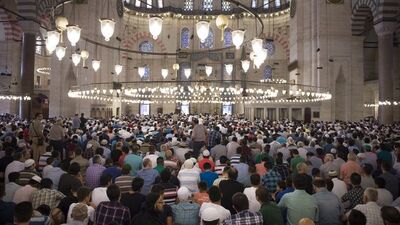 Antalya Cuma namazı saat kaçta?