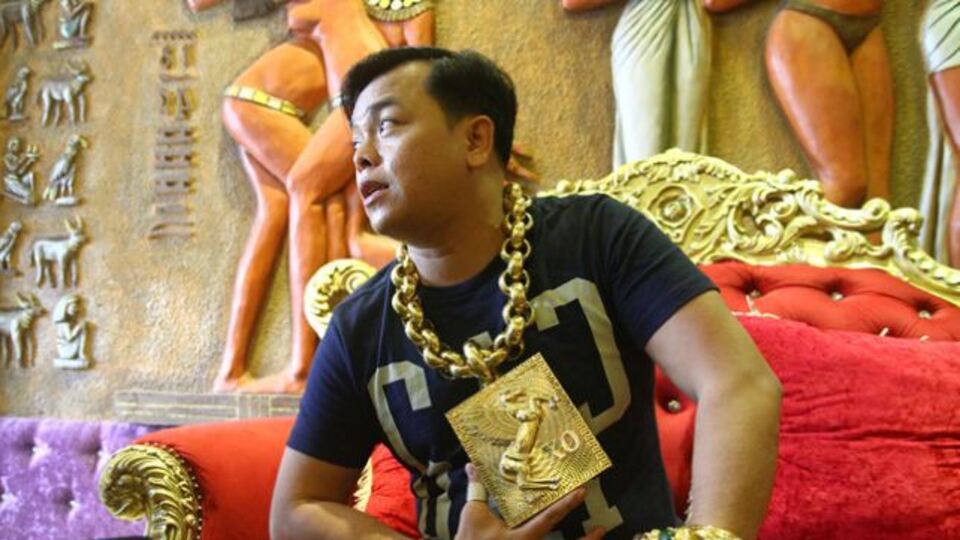 "Altın sana şans getirecek" dediler