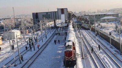 Ankara'da tren kazası - Uzmanlar, Ulaştırma Bakanı Turhan ile aynı fikirde değil: 'Sinyalizasyon kesinlikle gerekli'