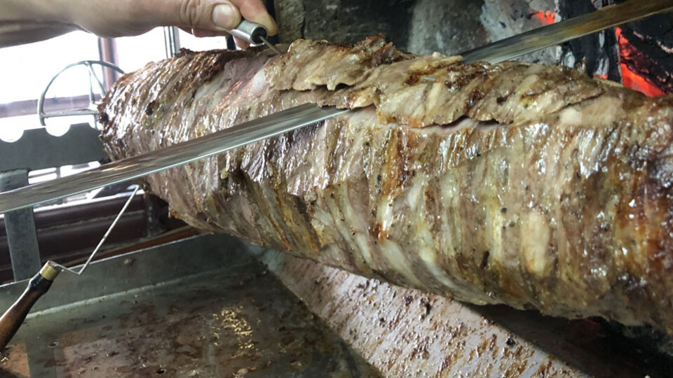 Erzurum ve İtalyan mutfağı birleşti! İşte 'cağ pizza'