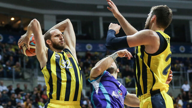 Fenerbahçe, evinde farklı kazandı!