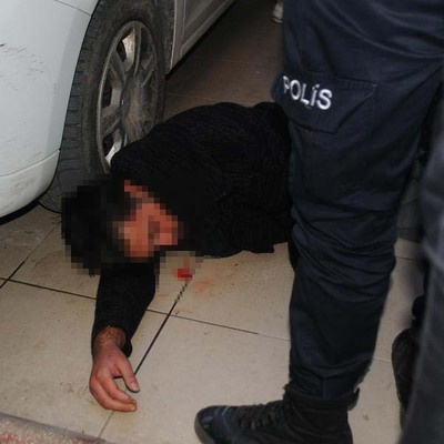 Genç kadının arka cebinden telefonunu çalmaya çalışınca...