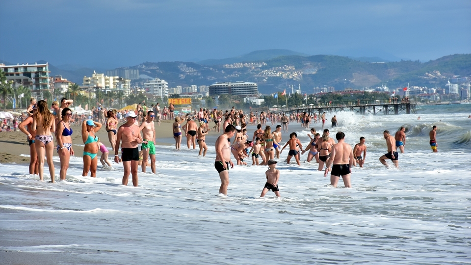 Yabancı geldi, yerli unutuldu