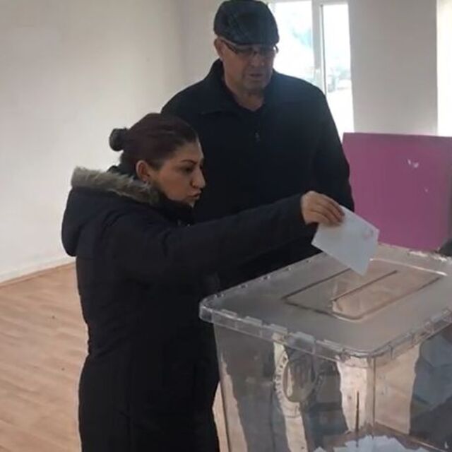 Köyün başka ilçeye bağlanması için halk oylaması yapıldı