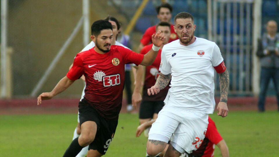 Adanaspor evinde güldü