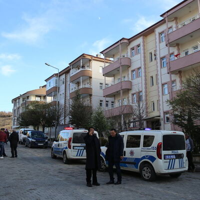 Boşanmak istediğini söyledi! Hem öldürdü, hem intihar etti