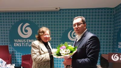 Kırgız yazar Aytmatov Almanya'da anıldı