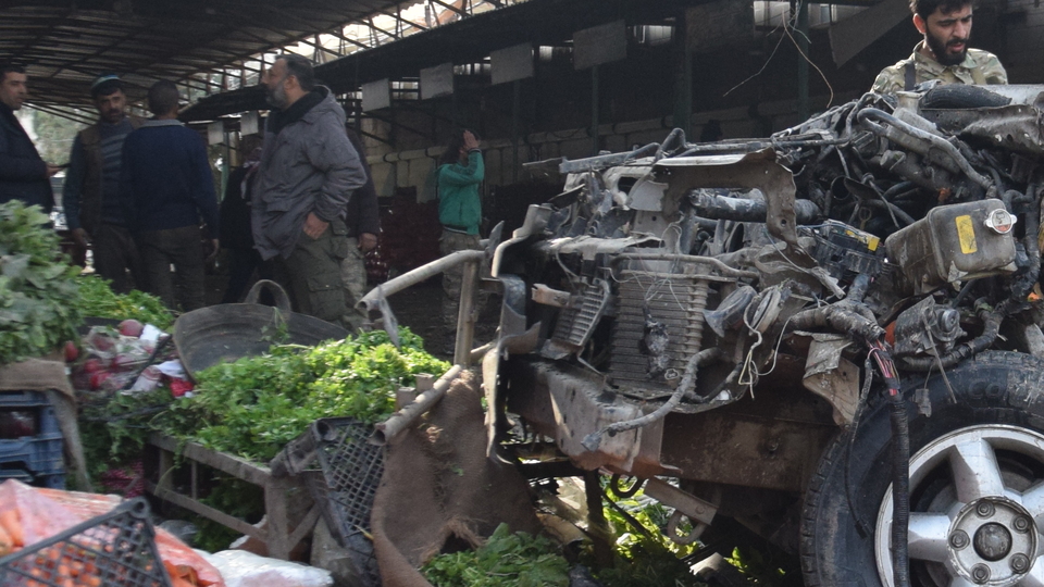 Afrin'de pazar yerine bomba yüklü araç saldırısı!