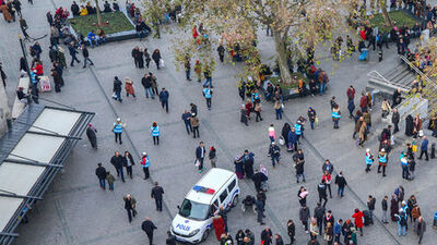 Yüzlerce metre kuyrukta saatlerce bekliyorlar! Umut kuyruğu!