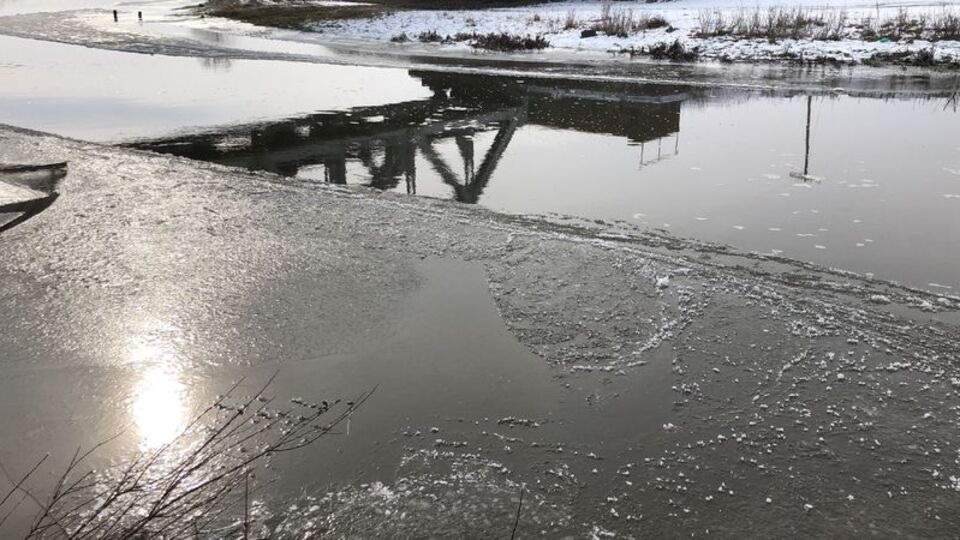 Doğuda Sibirya etkisi! Kars Çayı donmaya başladı