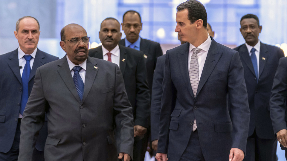 El-Beşir'in Şam ziyaretinin hedefi: Arap saflarını birleştirmek