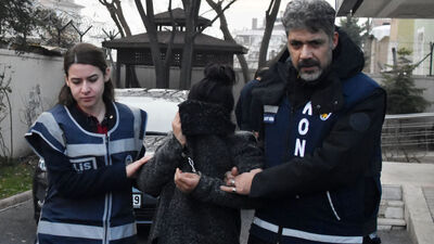 Odunla öldürüp, kabloyla asarak intihar süsü verdi