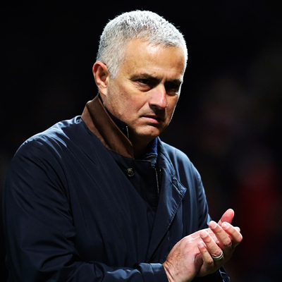 Jose Mourinho kovuldu