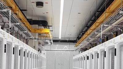 Veri merkezini girişimciye açıyor