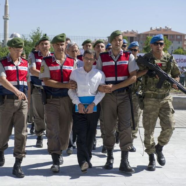 Darbeci Batmaz'dan mahkemede albaya tehdit!