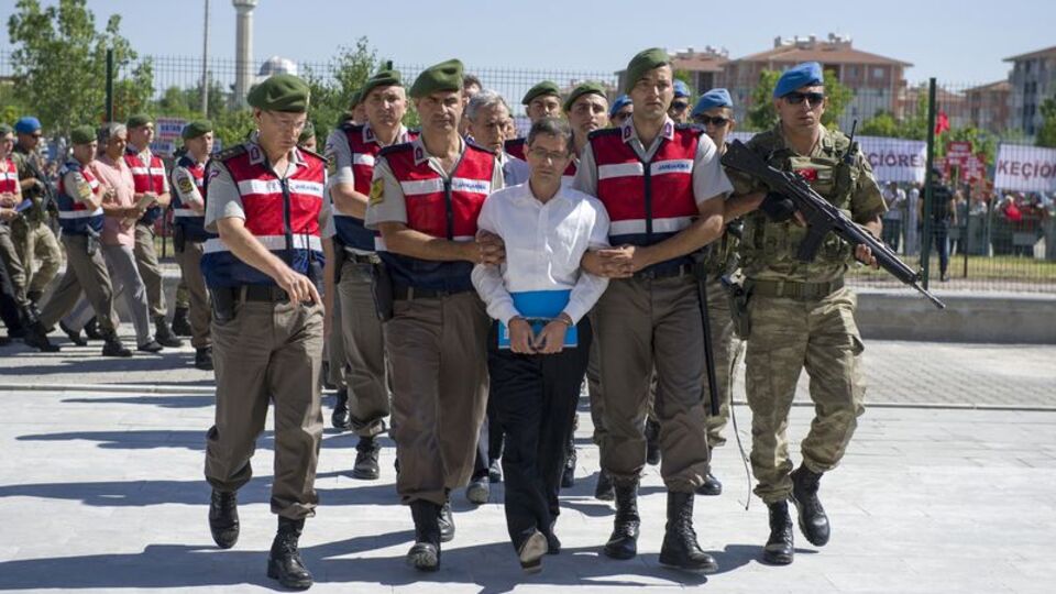 Darbeci Batmaz'dan mahkemede albaya tehdit!