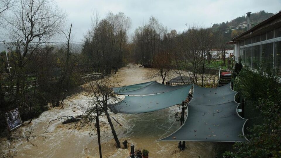 Yalova'da seralar sular altında