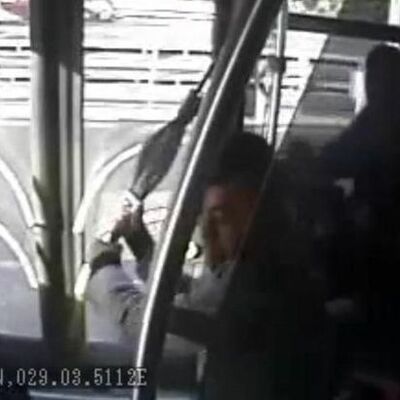 Metrobüste 'şemsiye' faciası davasında İETT'ye soru