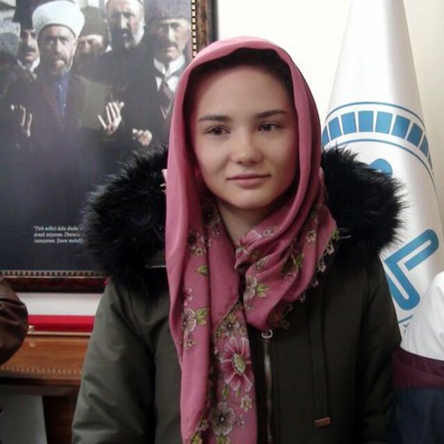 İslamiyet'i seçti, Elif adını aldı
