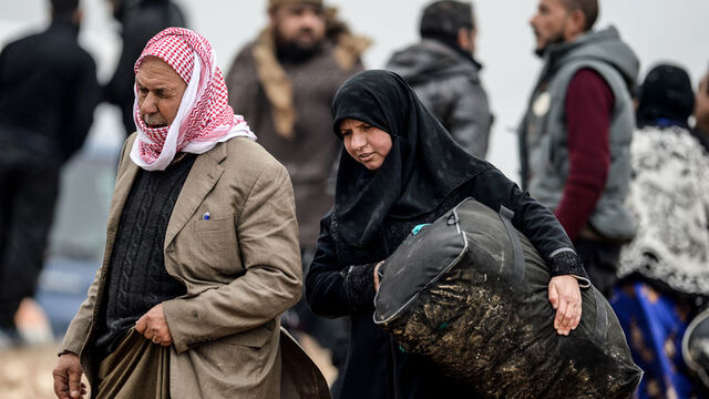 Menbiç'te PKK/PYD her evden bir kişiyi silah altına alıyor!