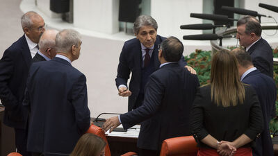 Meclis'te Roman tartışması