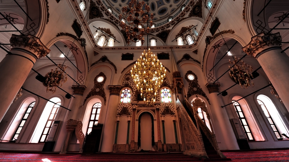 İzmir Cuma namazı saat kaçta?