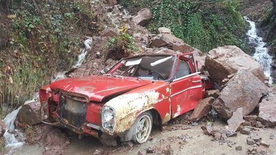 Rize'yi sel vurdu! Heyelan oldu, yollar kapandı!