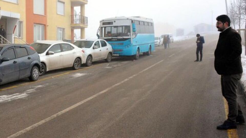 7 araca çarparak durabildi! Şoför hareketten 20 metre sonra...