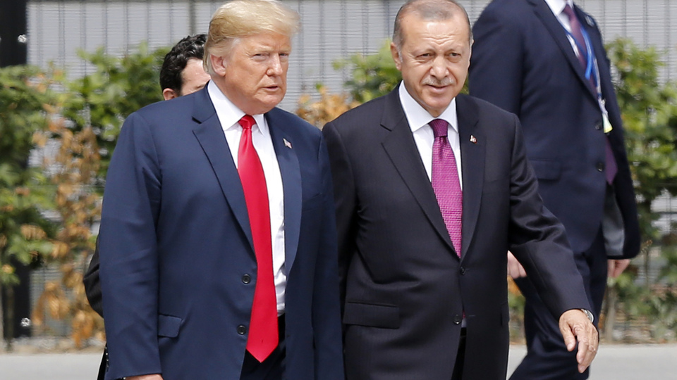AP: Trump, çekilme kararını Erdoğan'la konuşurken verdi